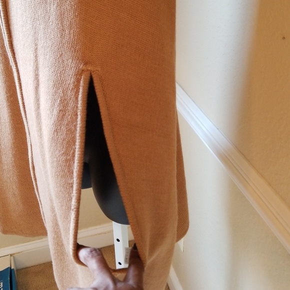 Top - Picture 3 of 4